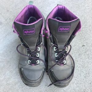 Ahnu Vibram high top hiking boots